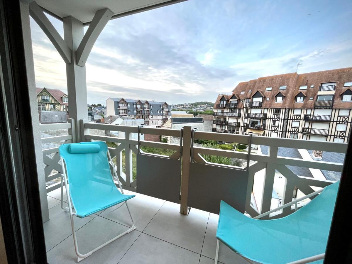 Апартаменты Sejour Authentique - Balcon, Parking & Wifi Ultra-Rapide Довиль Экстерьер фото