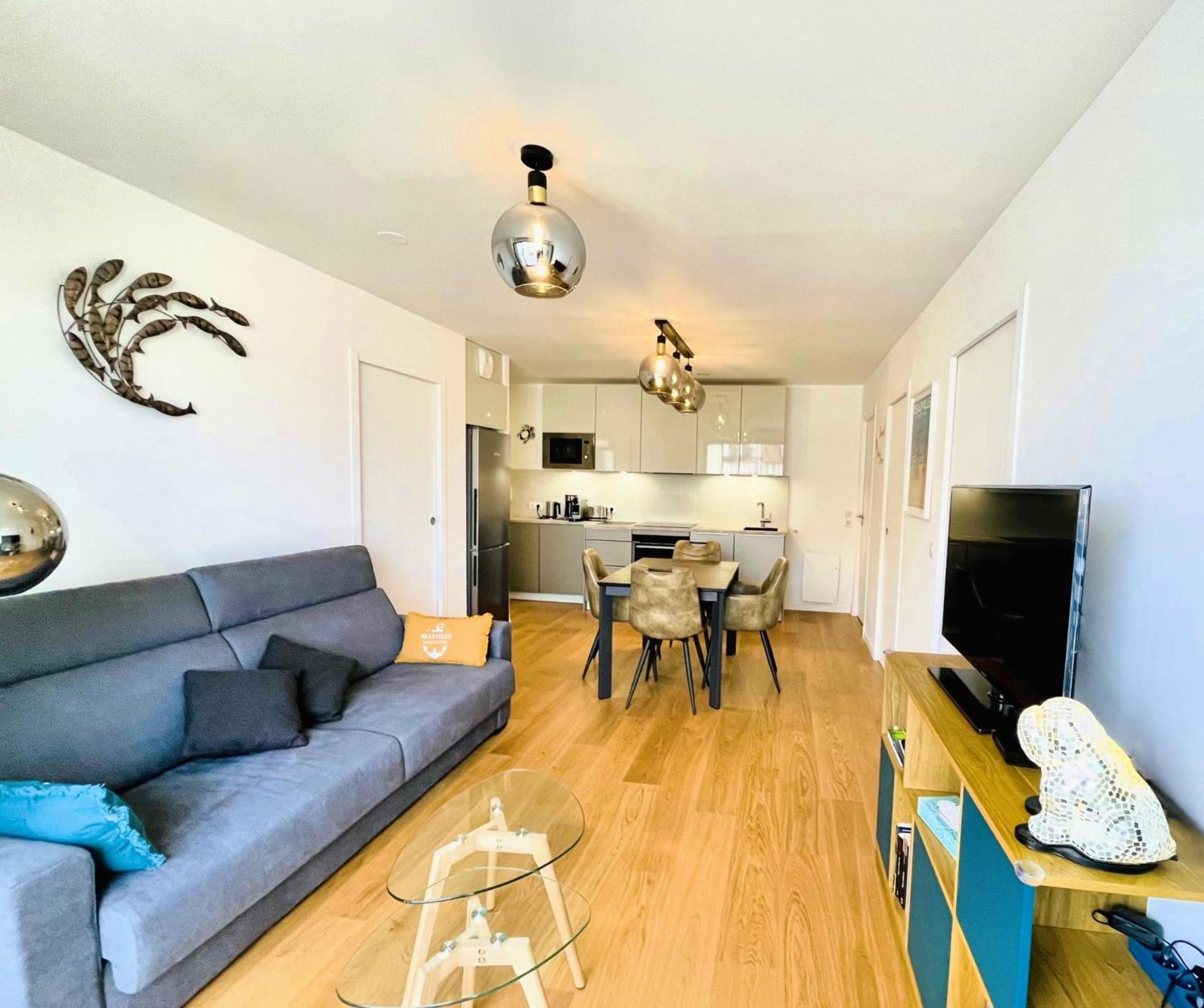 Апартаменты Sejour Authentique - Balcon, Parking & Wifi Ultra-Rapide Довиль Экстерьер фото